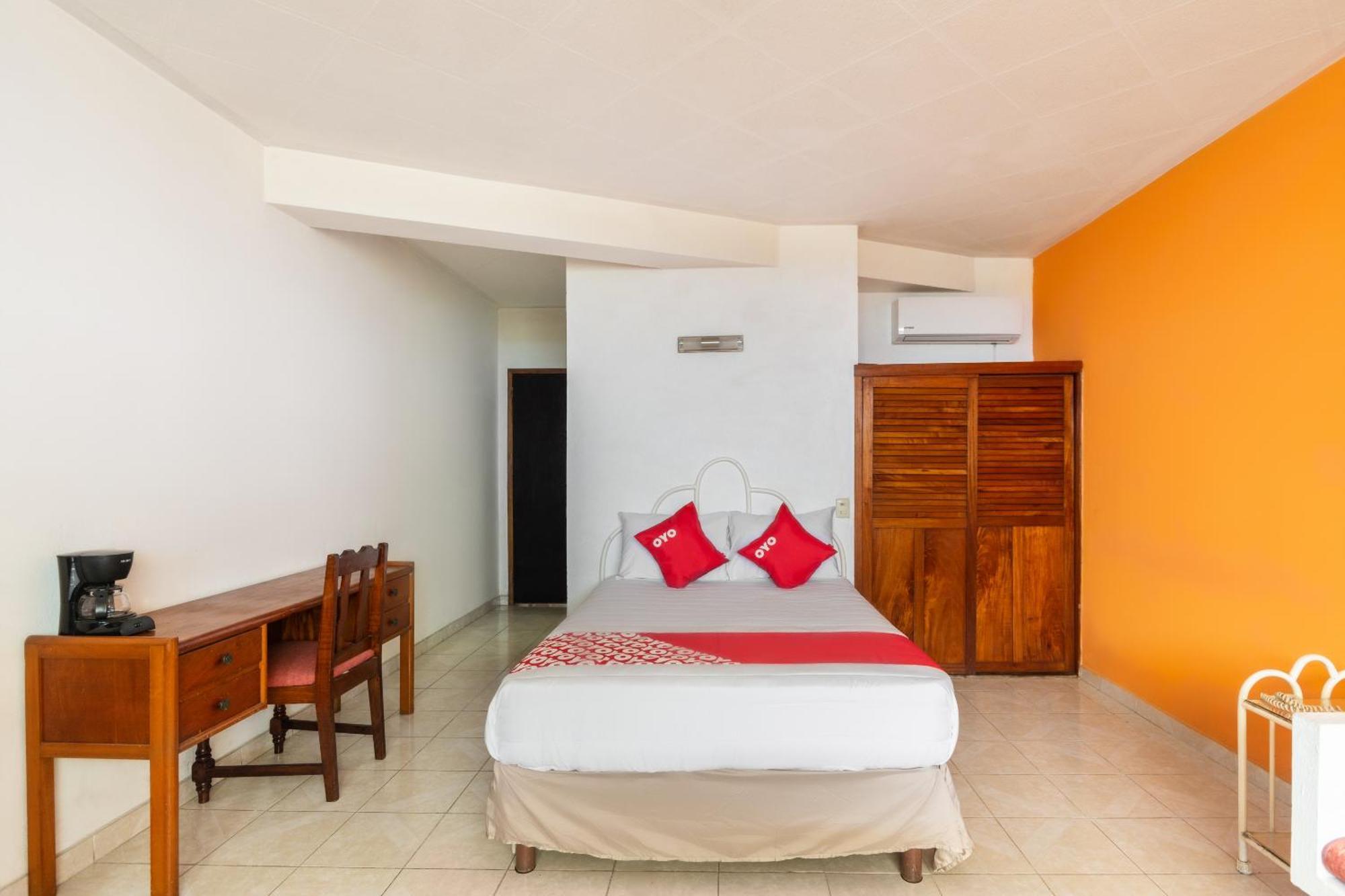 Oyo Hotel Casa Blanca Martínez de La Torre Eksteriør billede