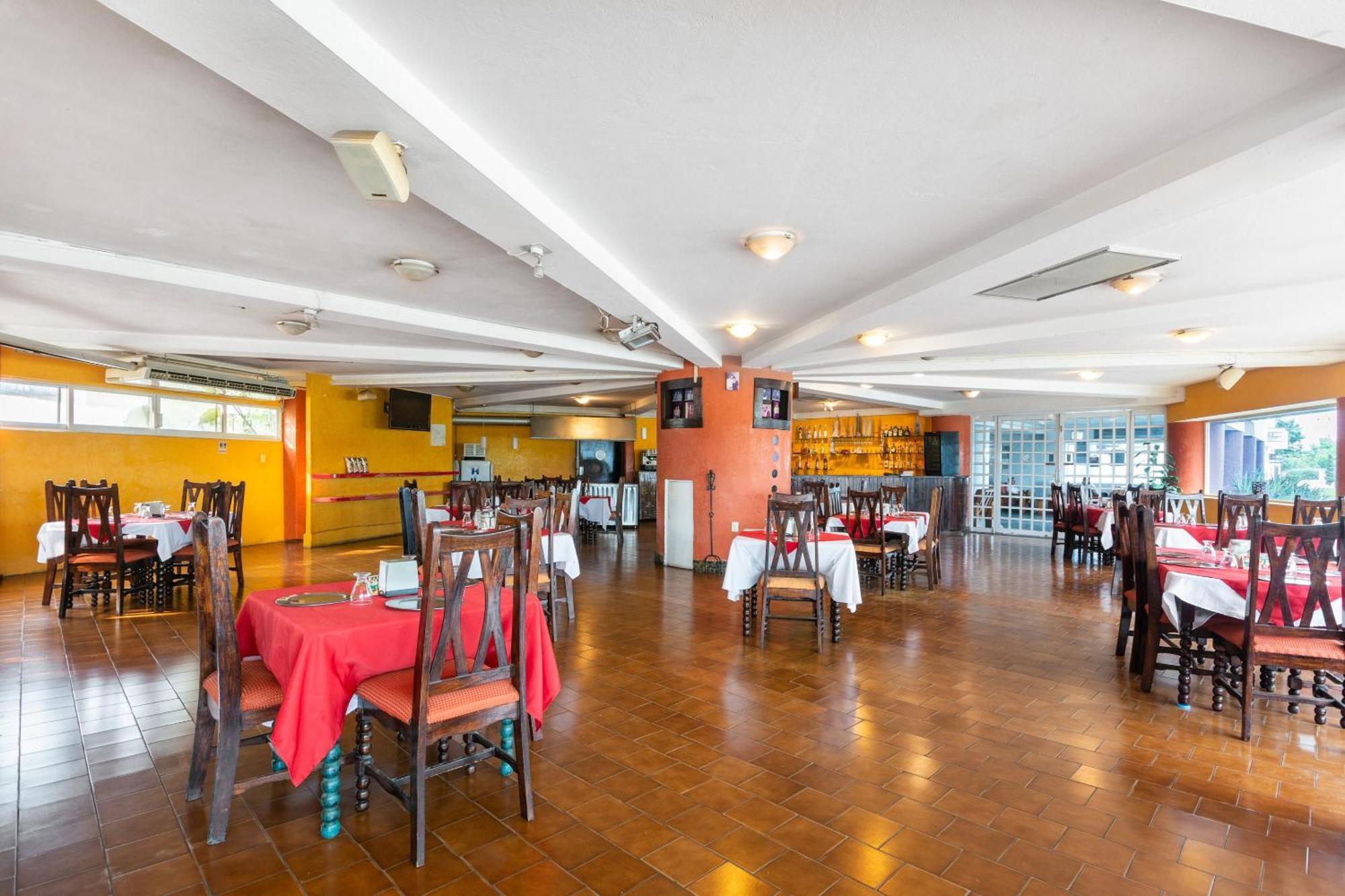 Oyo Hotel Casa Blanca Martínez de La Torre Eksteriør billede