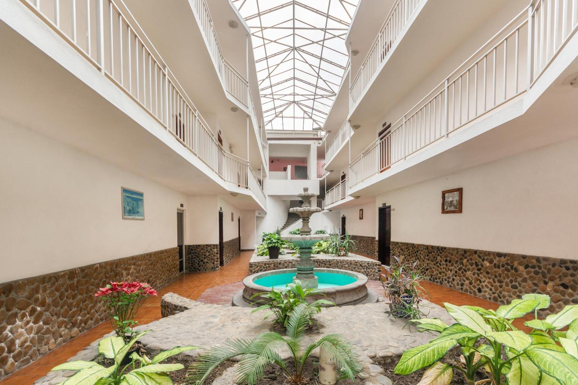 Oyo Hotel Casa Blanca Martínez de La Torre Eksteriør billede