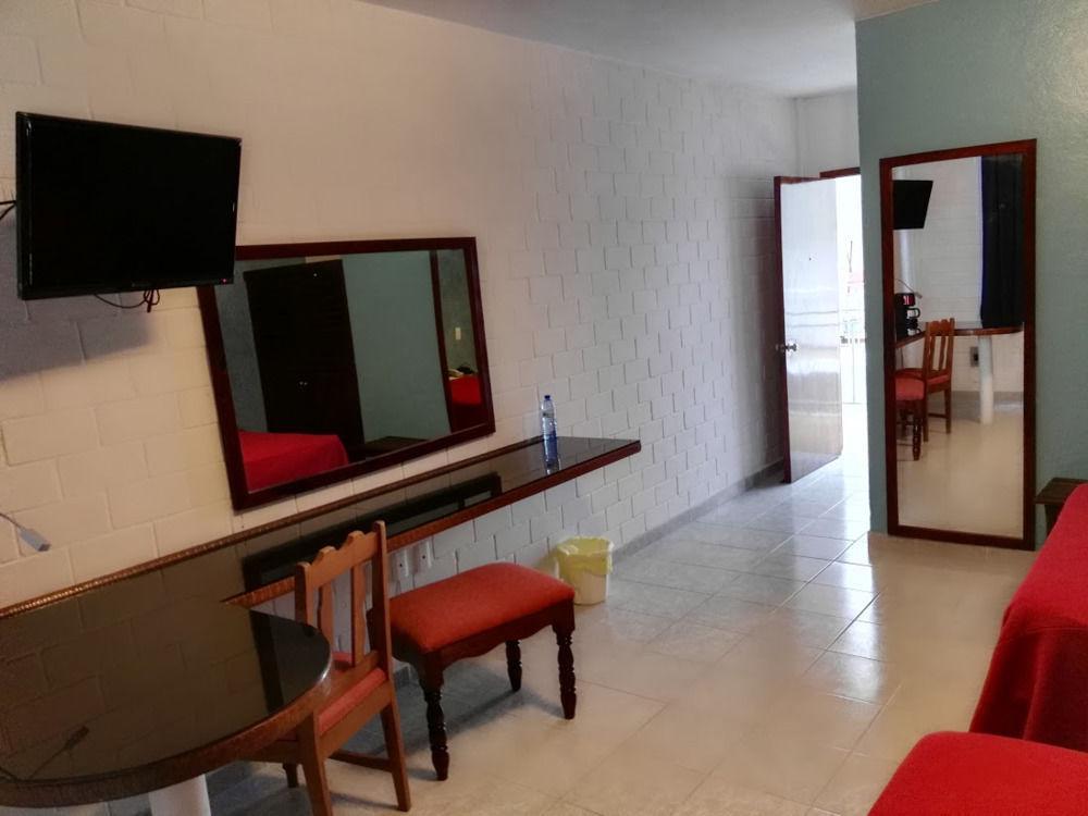 Oyo Hotel Casa Blanca Martínez de La Torre Eksteriør billede